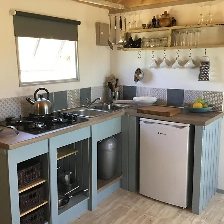 Inviting 1-bed Cabin Near To Aliki Aneratza