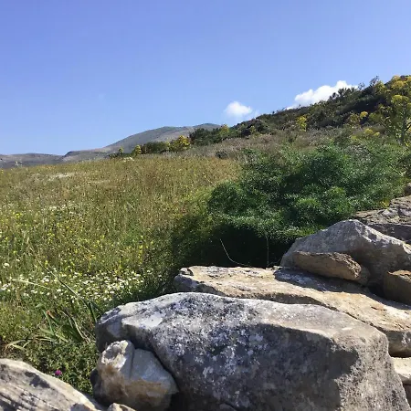 Inviting 1-bed Cabin Near To Aliki Ferienhaus *